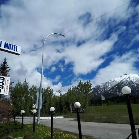 Akai Motel Канмор Экстерьер фото