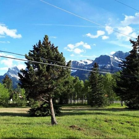 Akai Motel Канмор Экстерьер фото