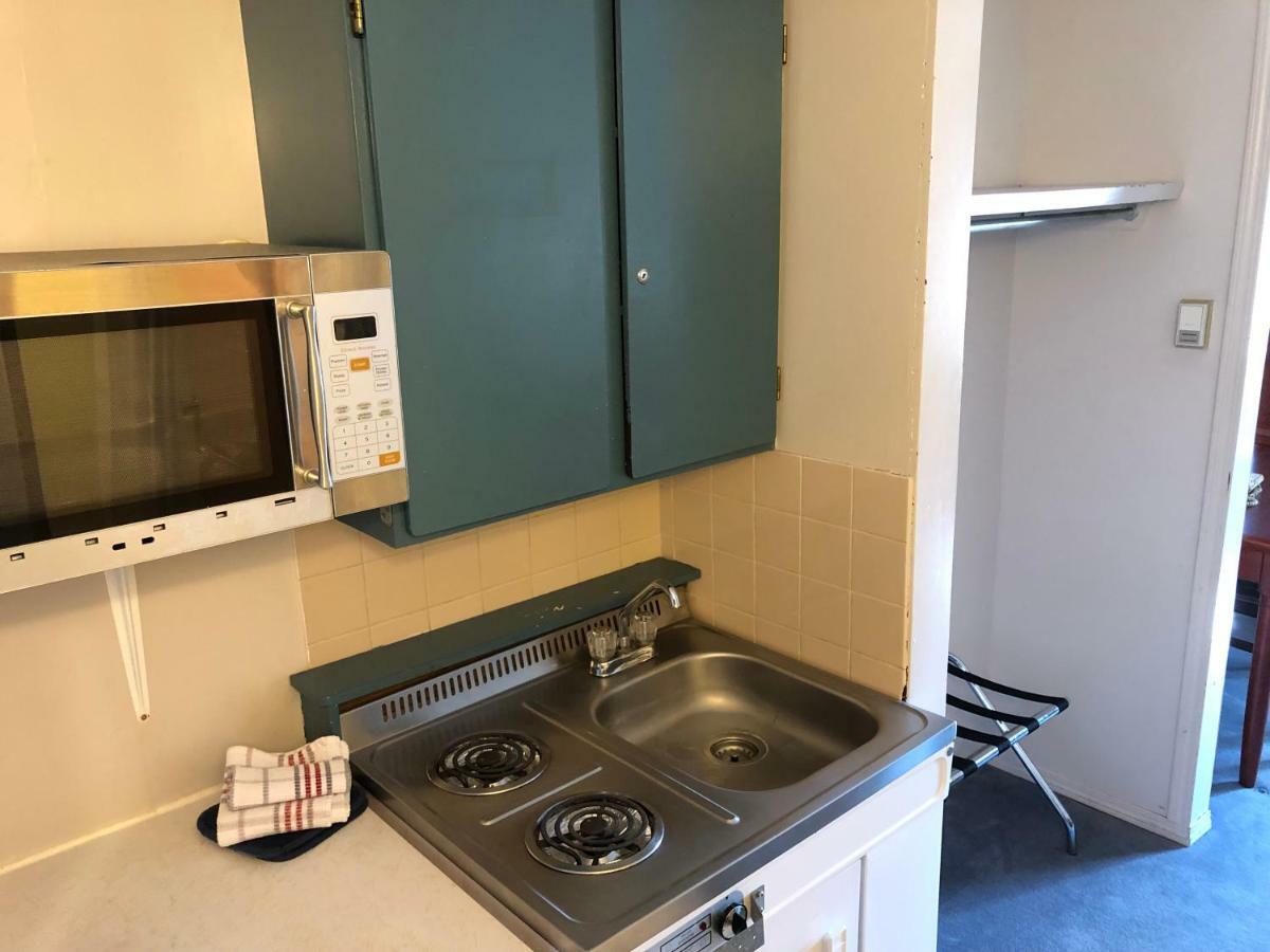 Akai Motel Канмор Экстерьер фото