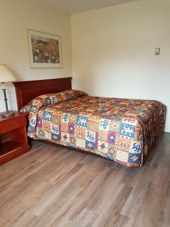 Akai Motel Канмор Экстерьер фото