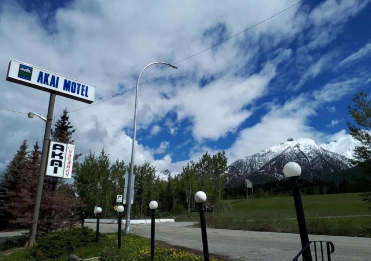 Akai Motel Канмор Экстерьер фото